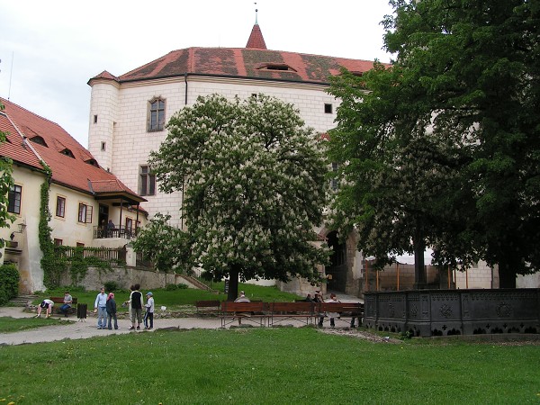 HRAD KŘIVOKLÁT